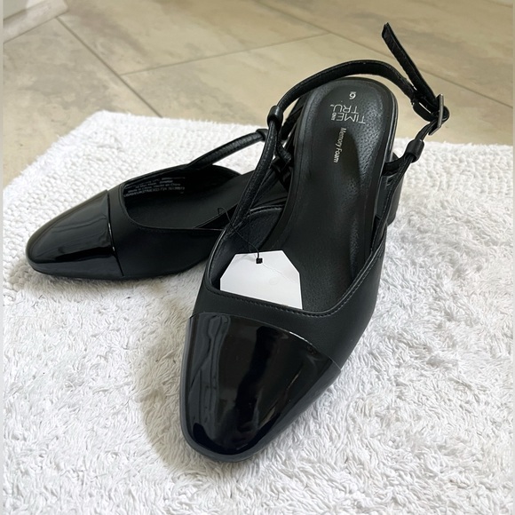 NWT - Women’s Slingback Cap Toe Block Heel Sandals, Size 6 - Time & Tru - Picture 9 of 12